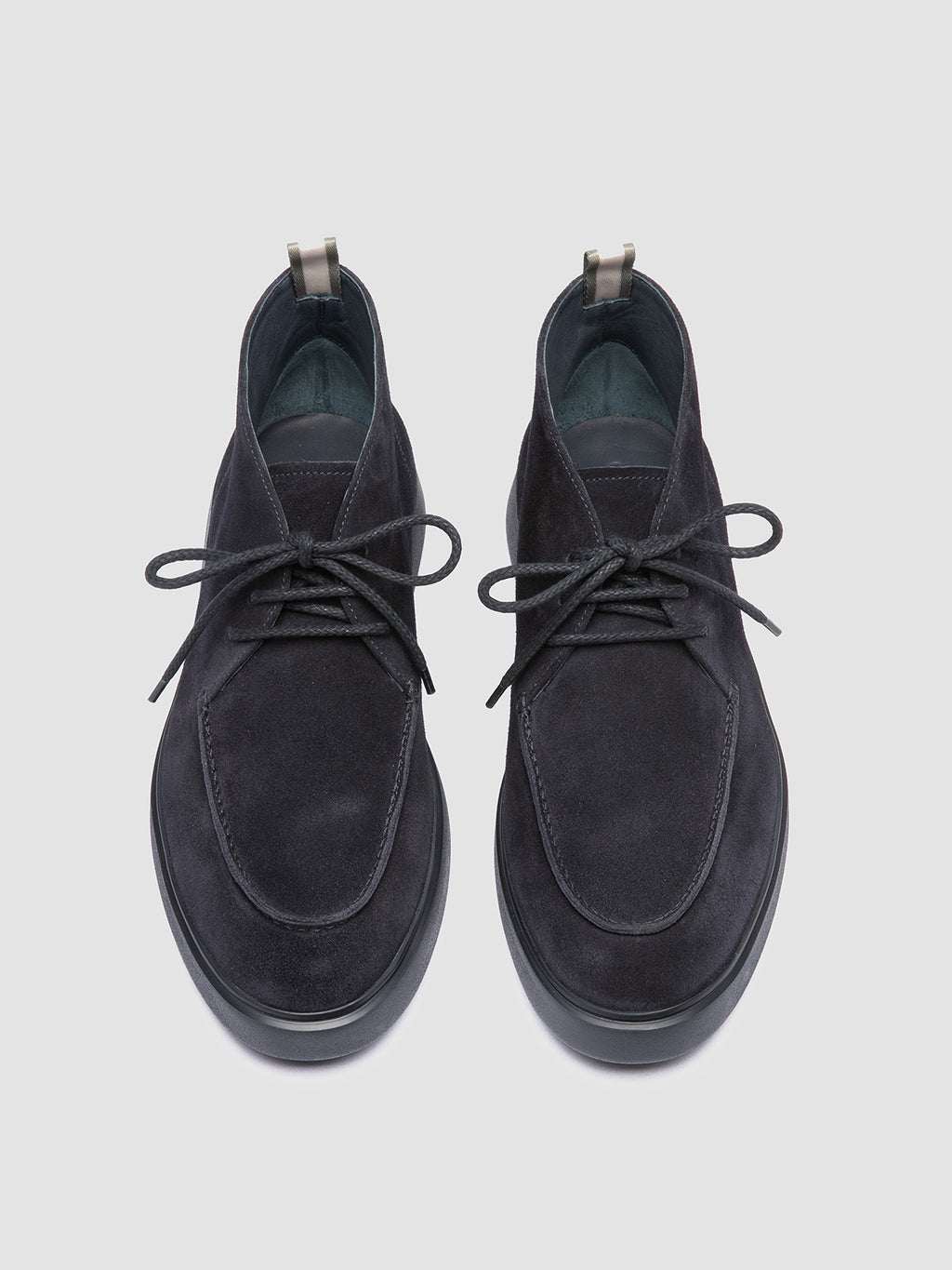 FRAME 002 - Blaue Chukka-Stiefel aus Wildleder