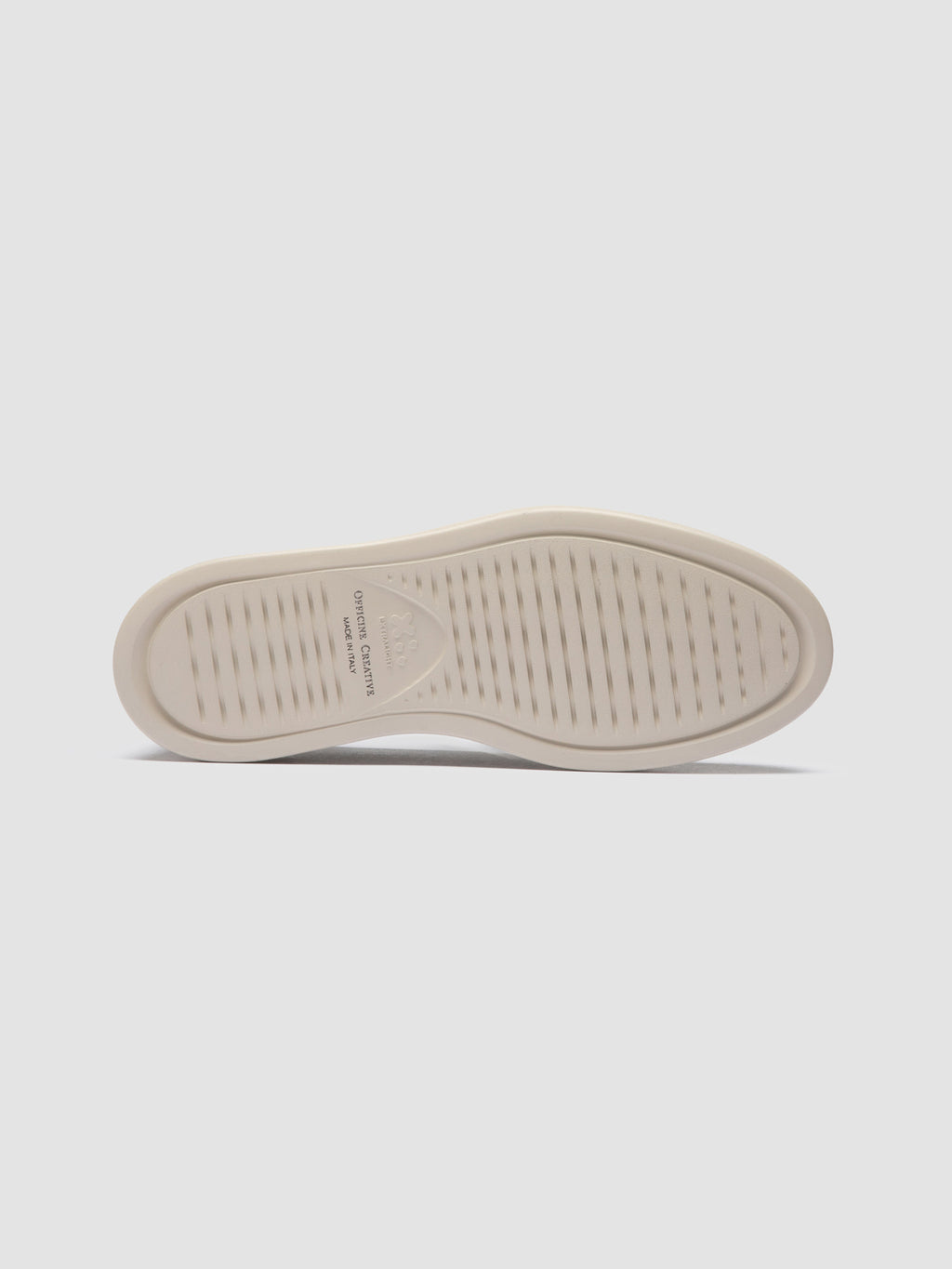 FRAME 110 - Beige Suede Chukka Boots