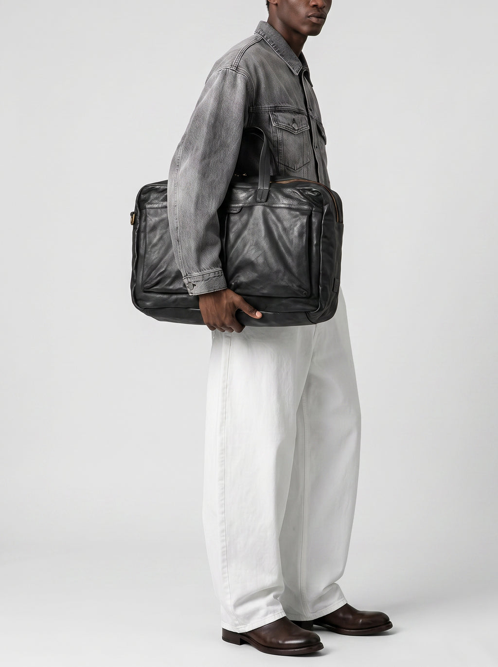 HELMET 056 - Black Leather Travel Bag