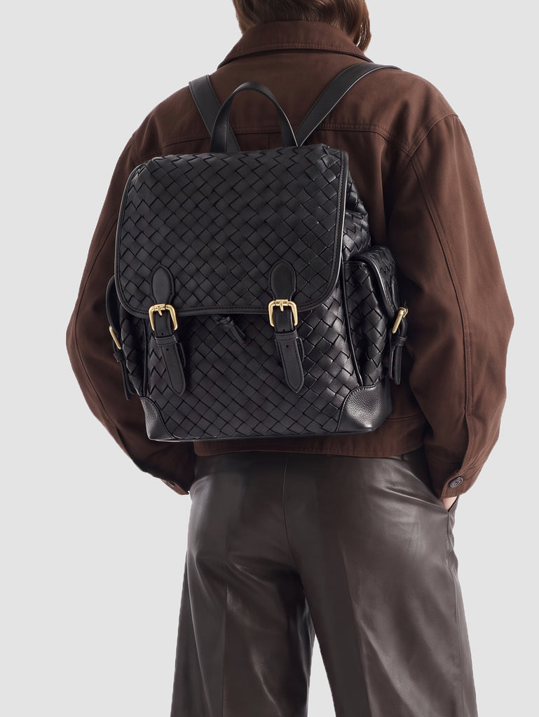 AURA 004 - Schwarzer Lederrucksack-hover