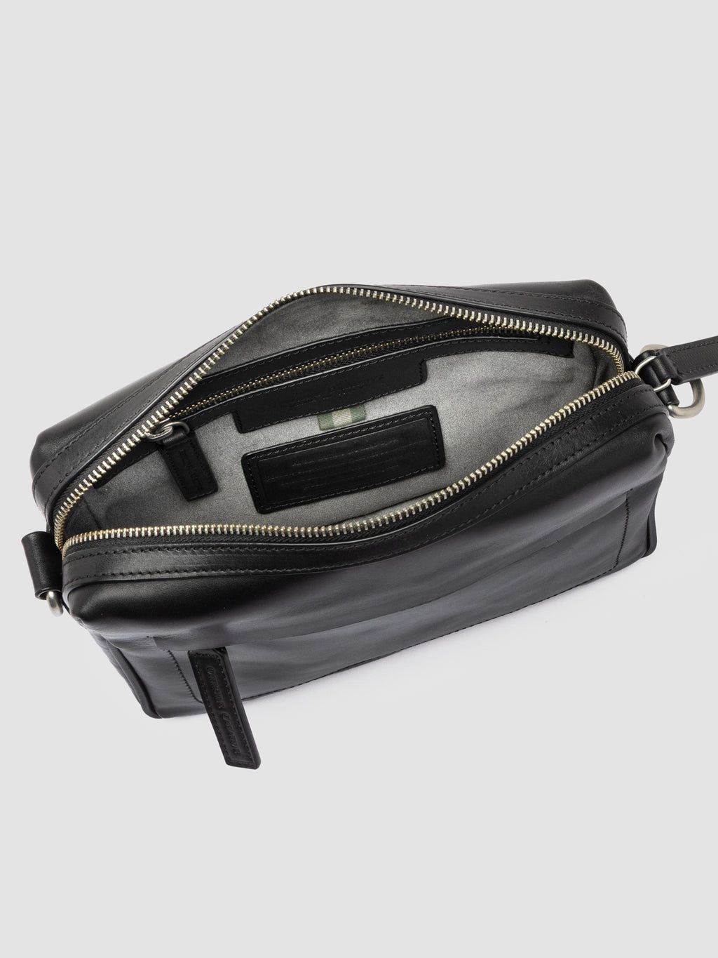 QUENTIN 025 - Black Leather Pouch Bag - image OCBENNI25TUCS31000TU0 - 7