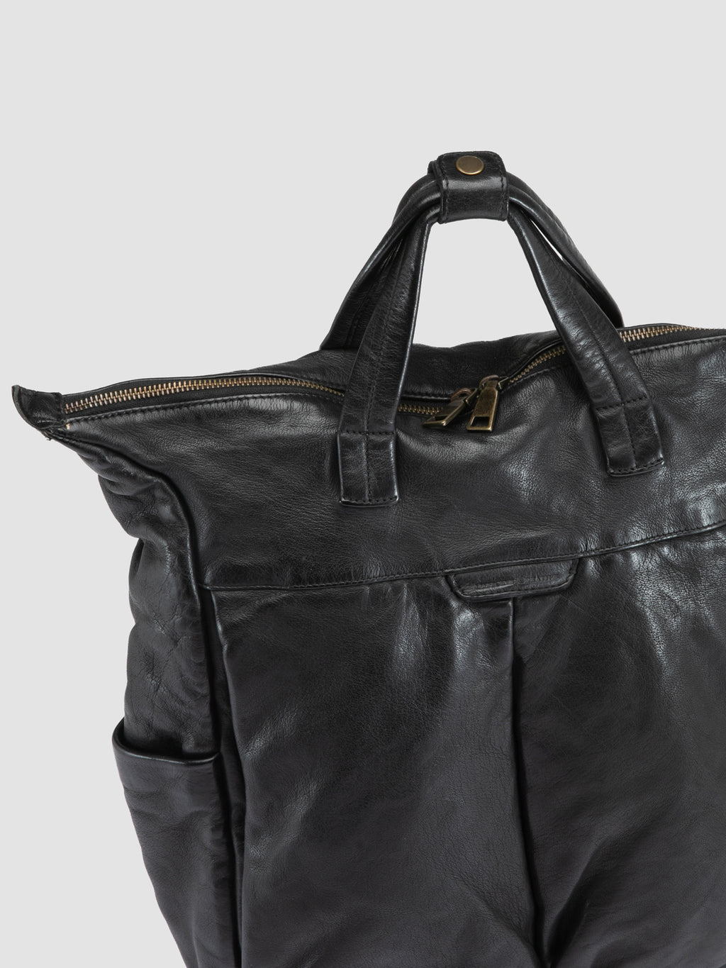 HELMET 055 - Schwarzer Lederrucksack