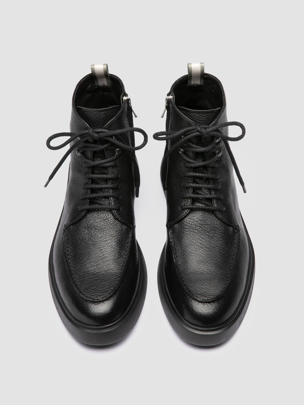 FRAME 004 - Schwarze Schnürstiefel aus Leder