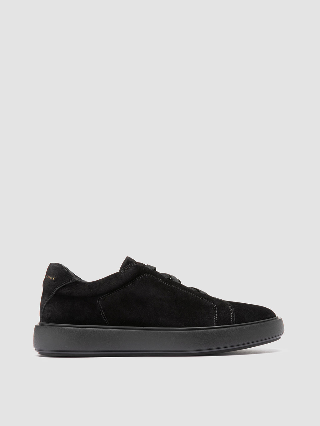 SLOUCH 001 - Schwarze Sneaker aus Wildleder